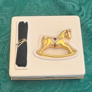 NEW Estée Lauder White Linen Rocking Horse Solid compact